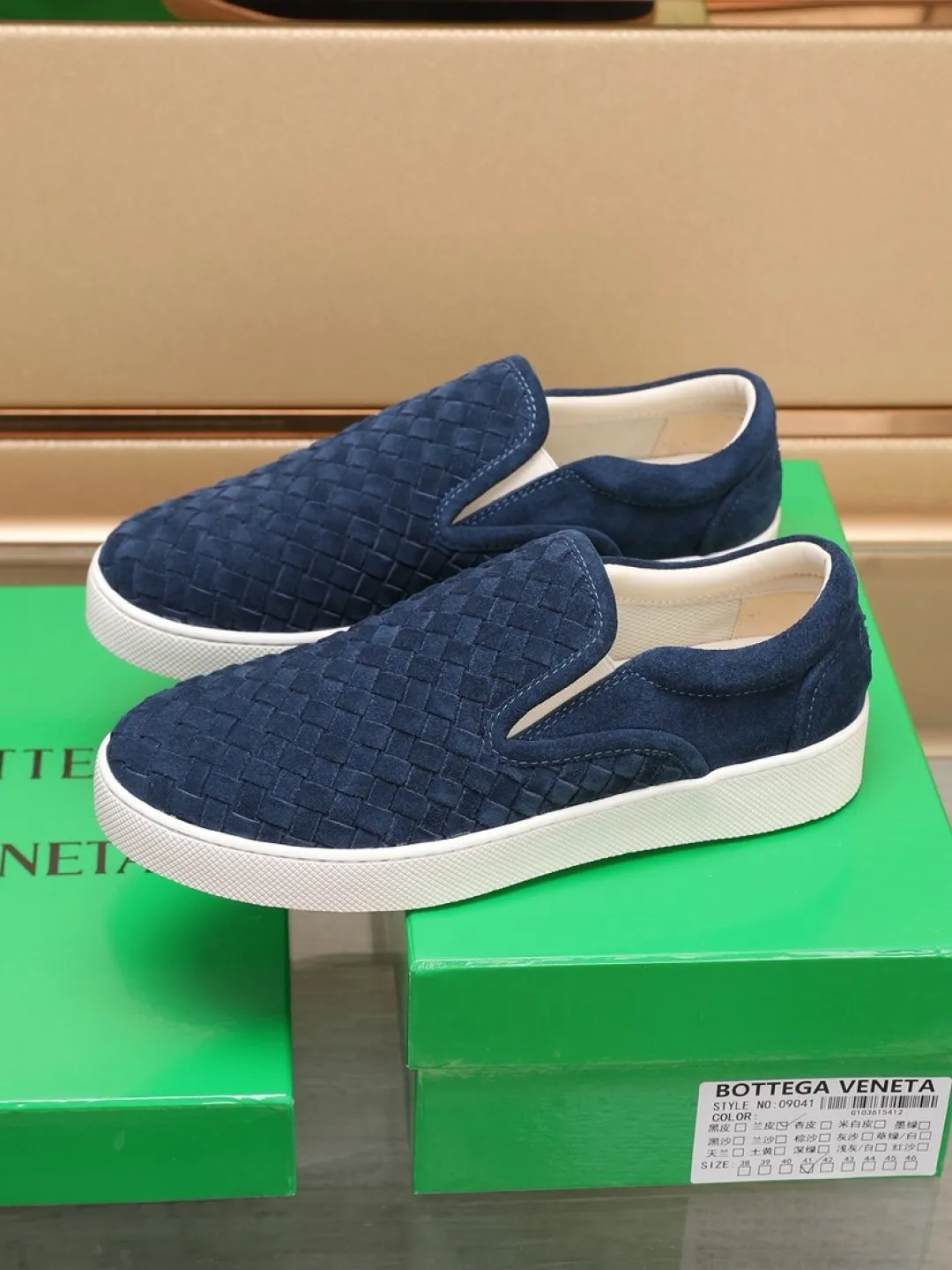 Men's men's shoes 💰Men's shoes 💰440💰🔥[BV] series of top purchasing agents 🔍Imported first-layer cowhide woven surface, cowhide foot pads lining environmentally friendly ♻️Does not fade, 💪Sole: Rubber combination original factory special original outsole ⚠Original and single goods 🔍🔍You can come in and out at will, welcome to compare ⚠Number of sizes: 38-44